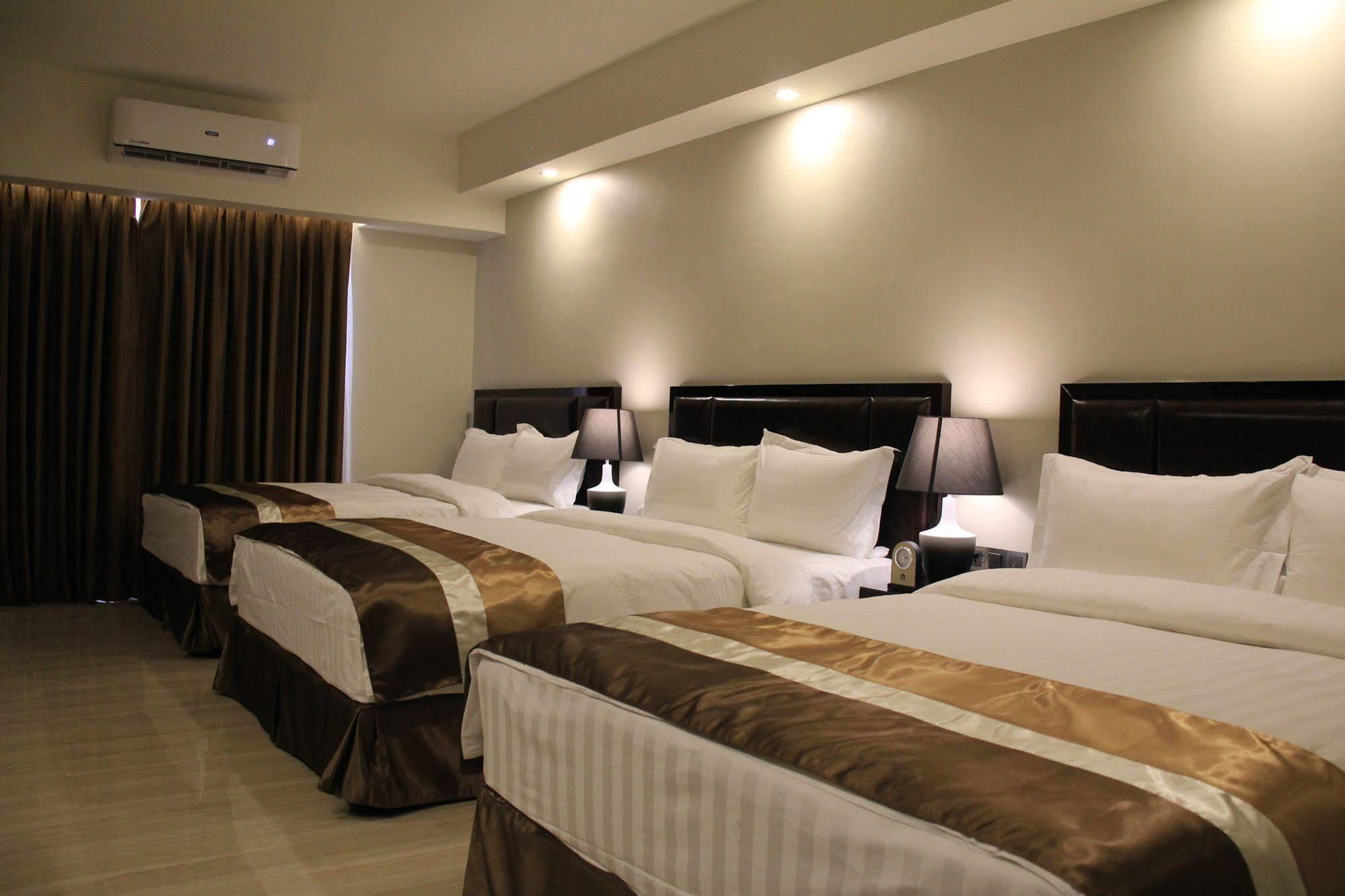 Savannah Resort Hotel Анхелес Экстерьер фото