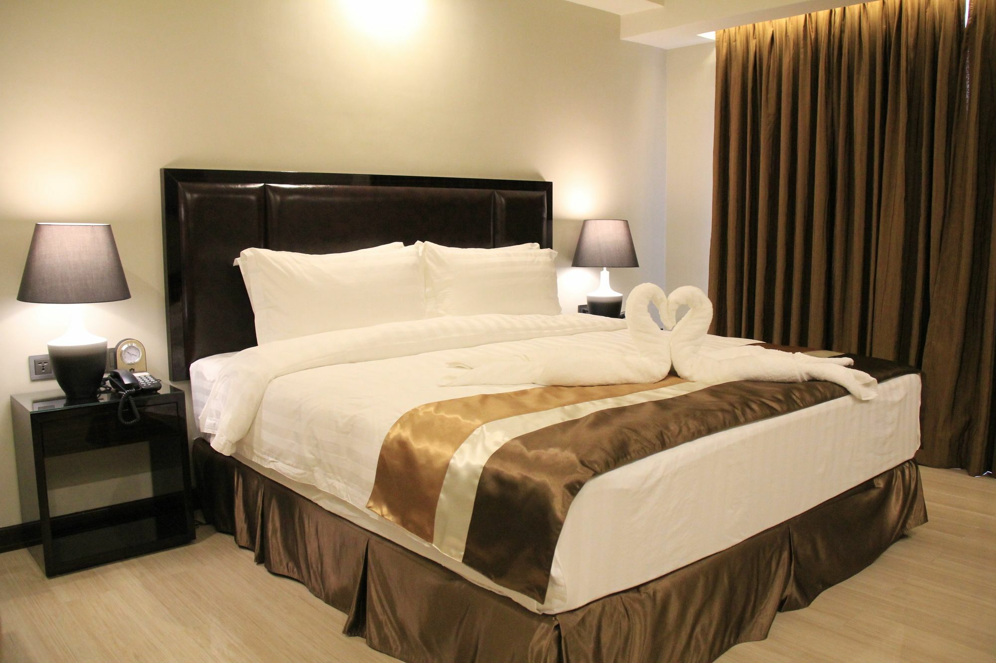 Savannah Resort Hotel Анхелес Экстерьер фото